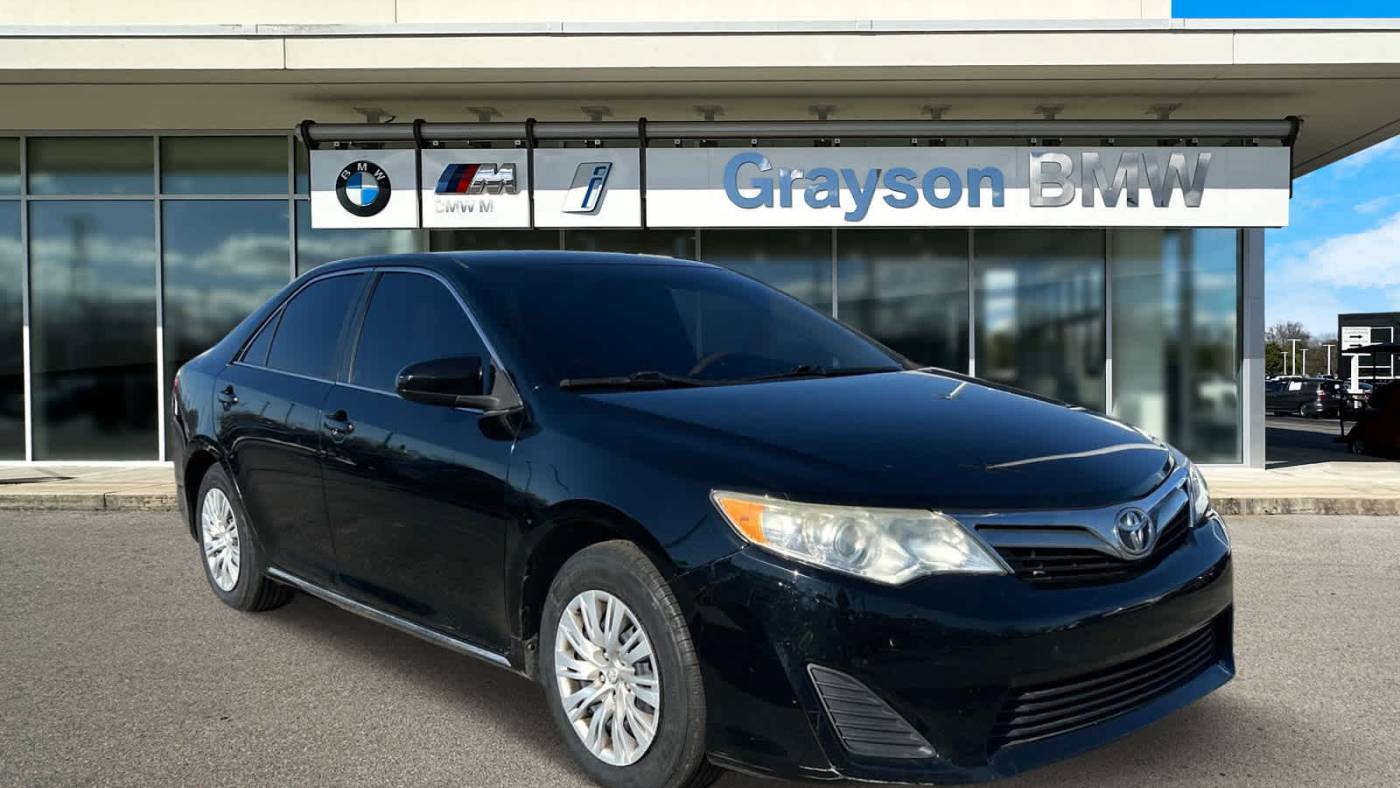 2014 Toyota Camry LE — Sedan — 124,980 mi — Knoxville, TN