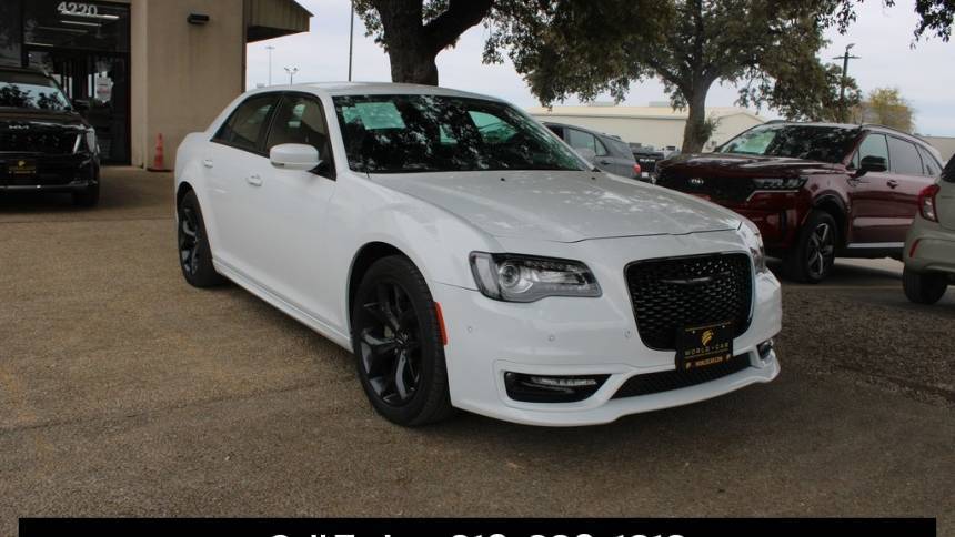 2022 Chrysler 300 Touring L — Sedan — 26,641 mi — San Antonio, TX