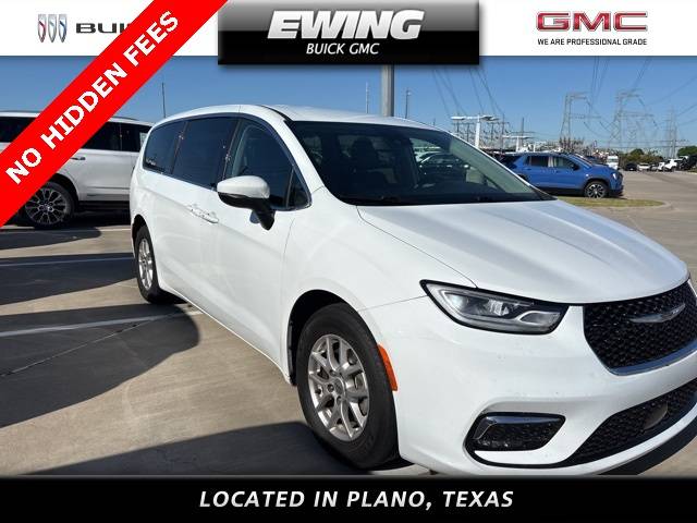 2023 Chrysler Pacifica Touring L — Minivan — 61,744 mi — Plano, TX