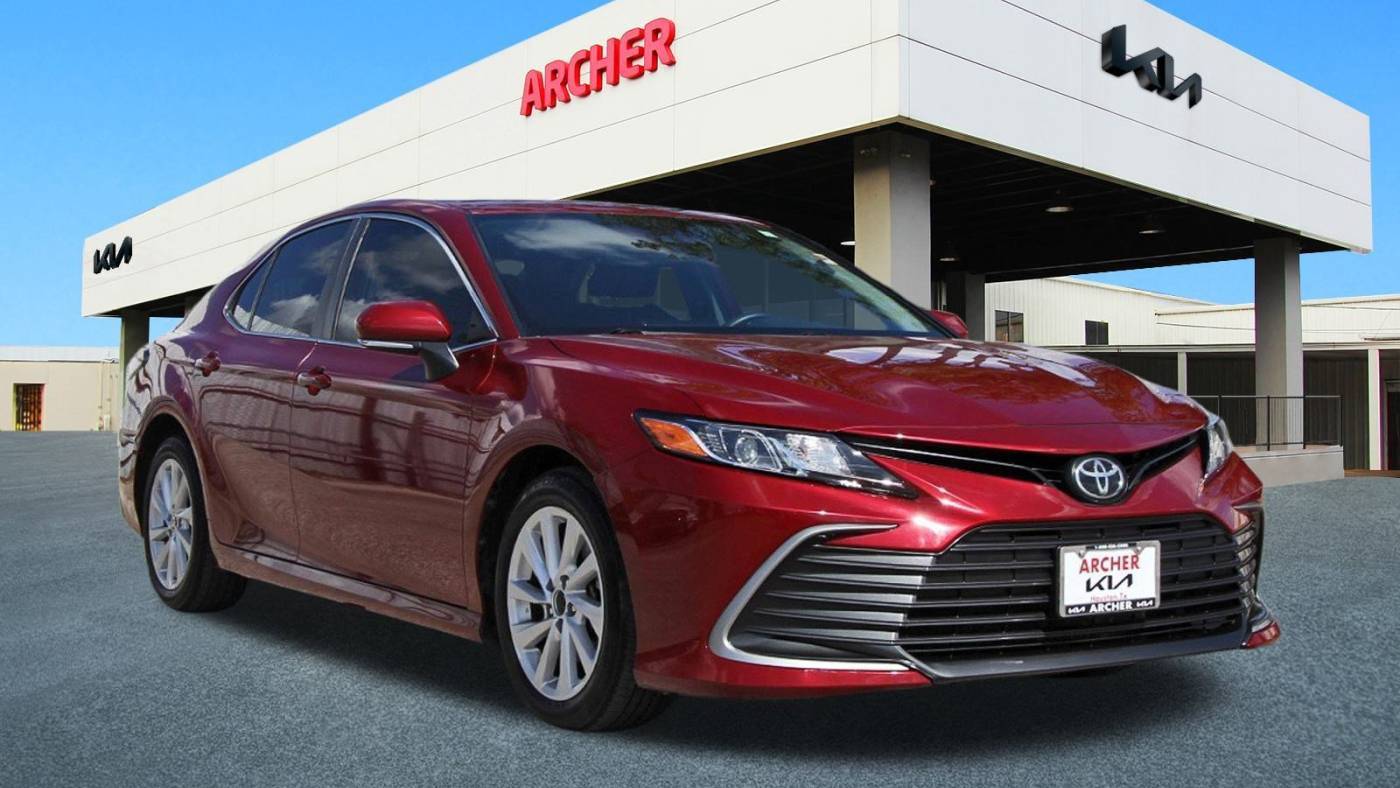 2022 Toyota Camry LE — Sedan — 27,404 mi — Houston, TX