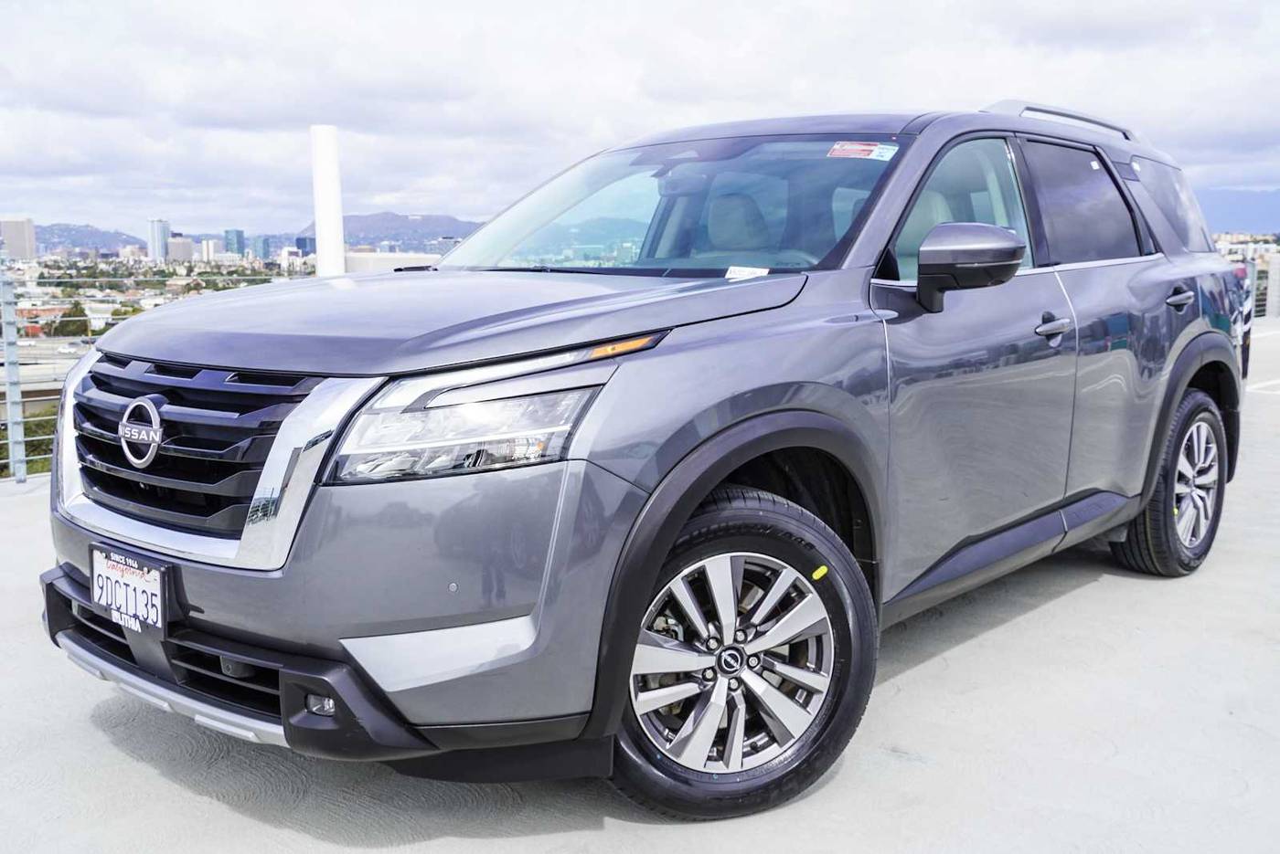 2023 Nissan Pathfinder SL — SUV — 26,123 mi — Los Angeles, CA