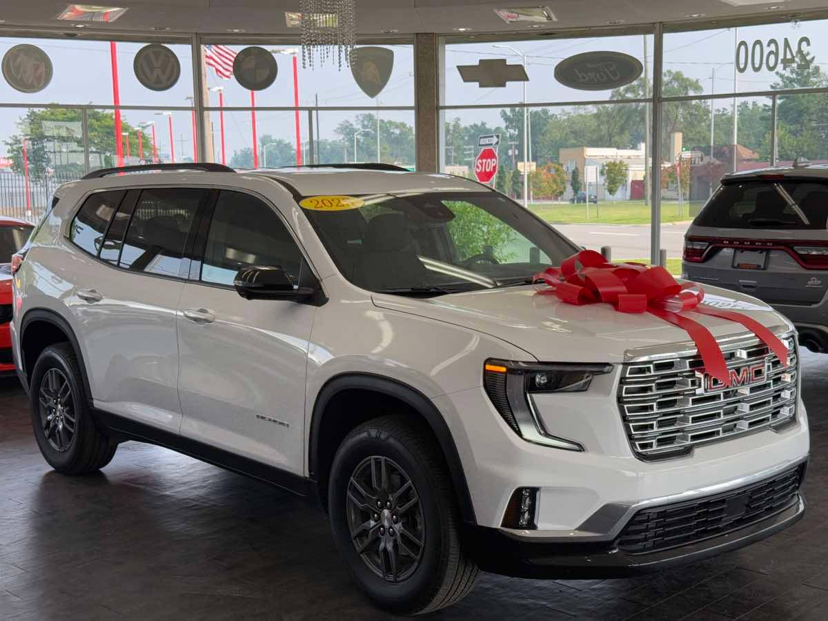 2025 GMC Acadia Elevation — SUV — 8,754 mi — Detroit, MI