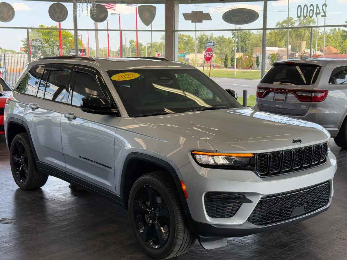 2022 Jeep Grand Cherokee Altitude — SUV — 23,843 mi — Detroit, MI