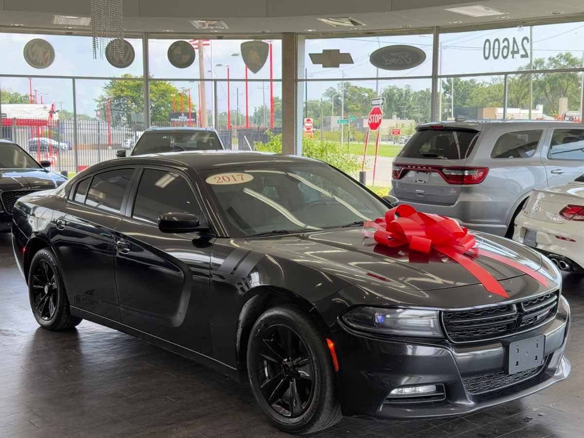 2017 Dodge Charger SXT — Sedan — 167,566 mi — Detroit, MI