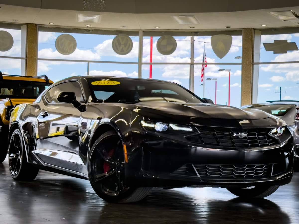 2022 Chevrolet Camaro LT1 — Coupe — 43,056 mi — Detroit, MI