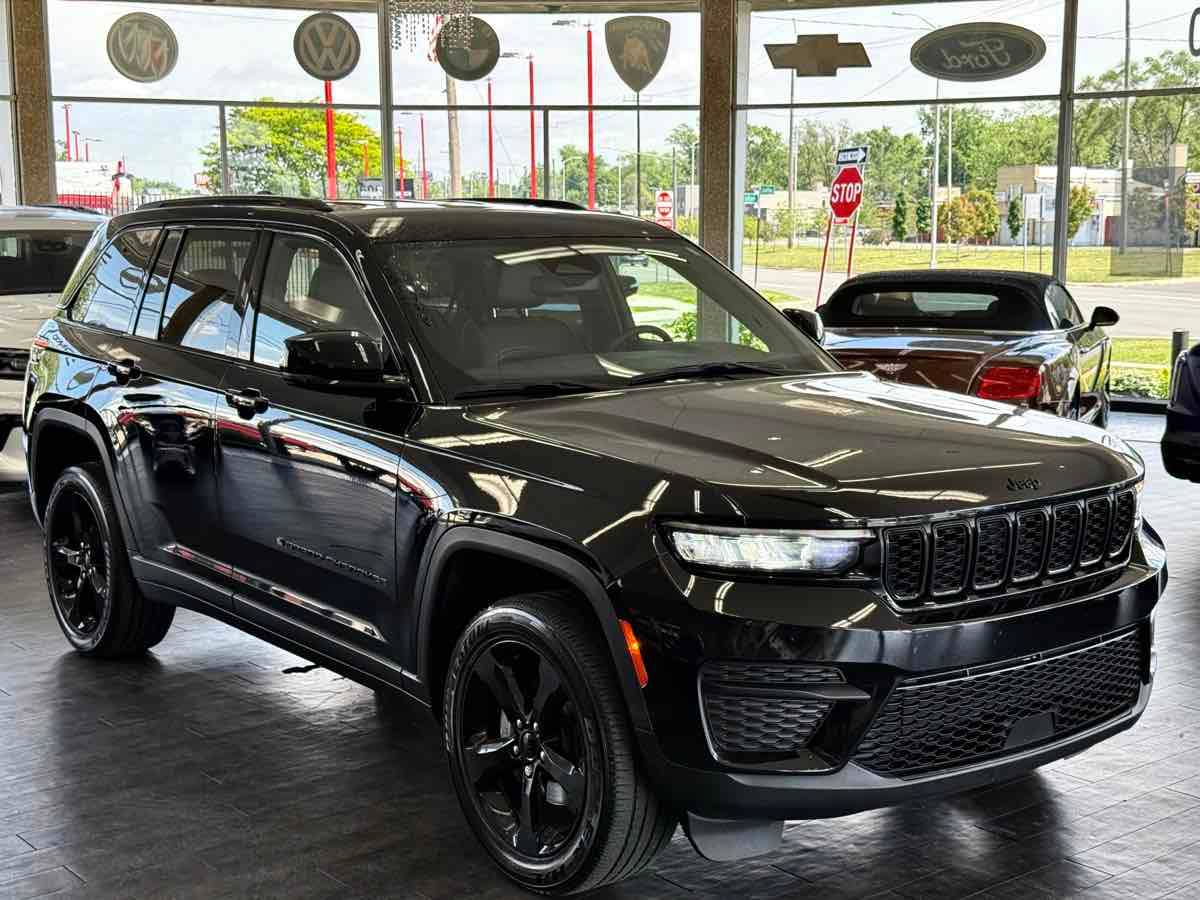 2023 Jeep Grand Cherokee Altitude — SUV — 36,660 mi — Detroit, MI
