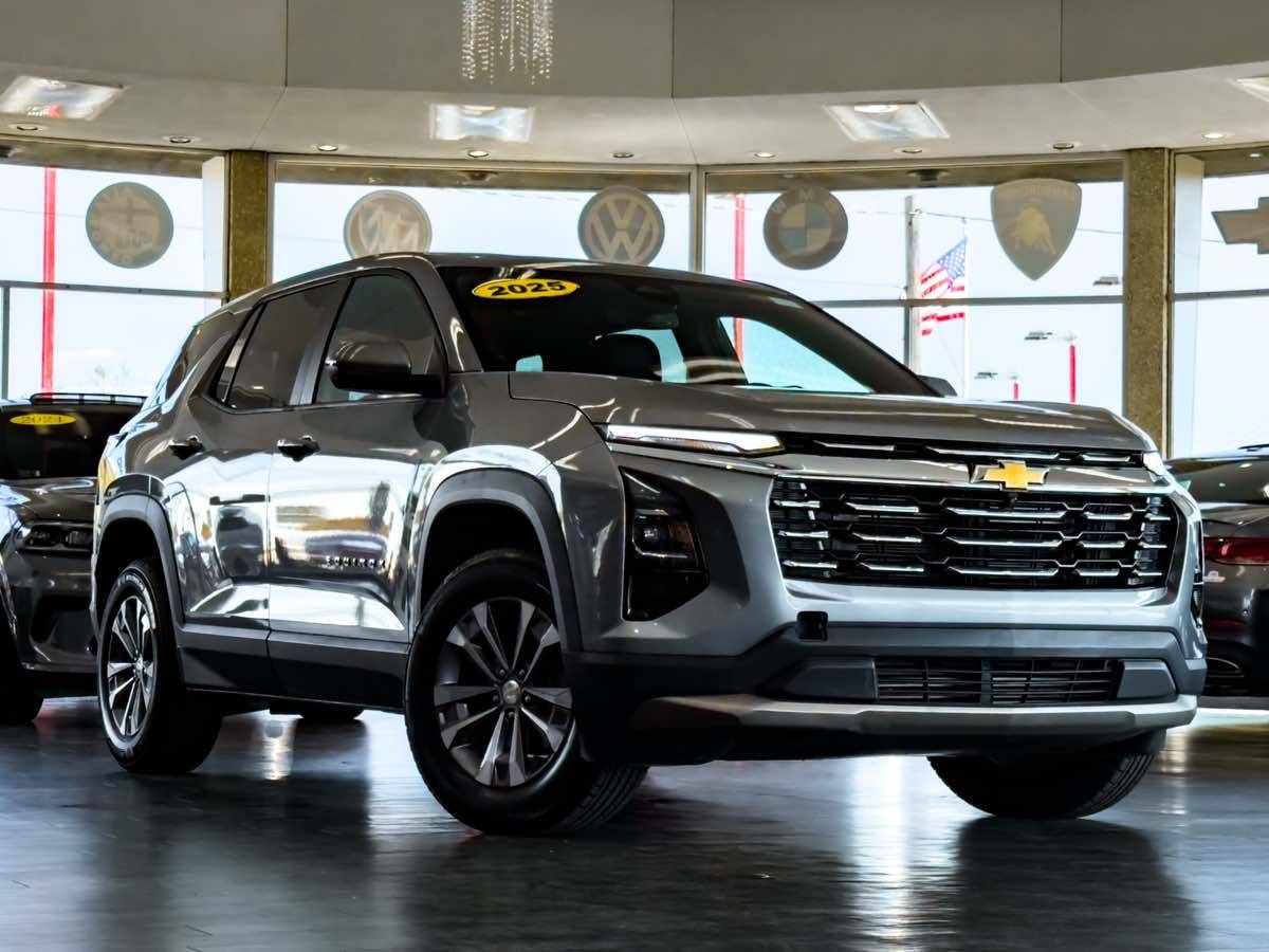 2025 Chevrolet Equinox LT — SUV — 2,890 mi — Detroit, MI