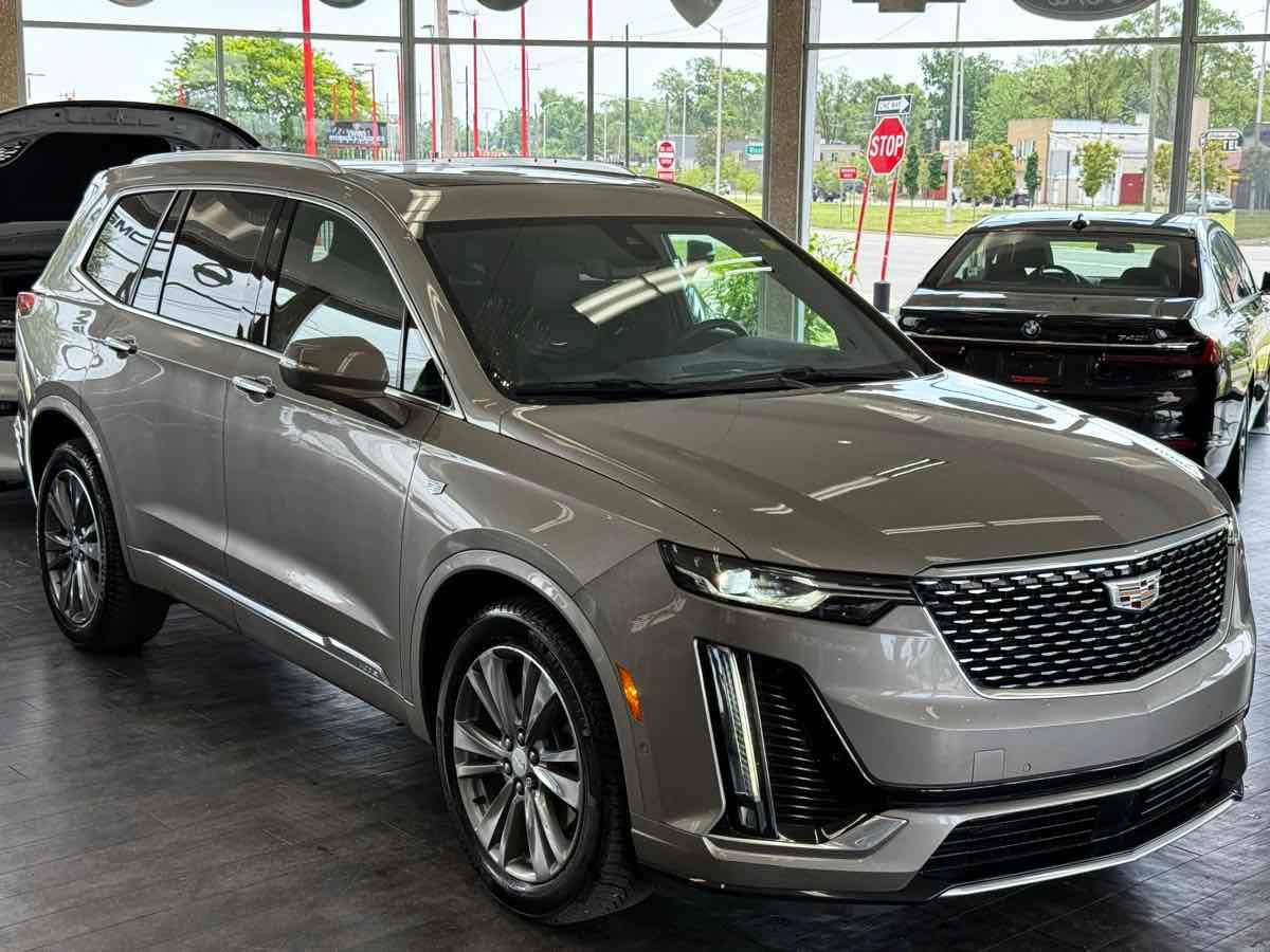 2022 Cadillac XT6 Premium Luxury — SUV — 88,327 mi — Detroit, MI