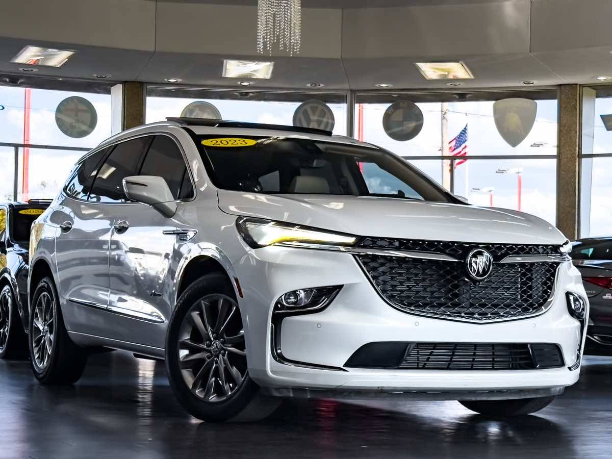 2023 Buick Enclave Avenir — SUV — 33,568 mi — Detroit, MI