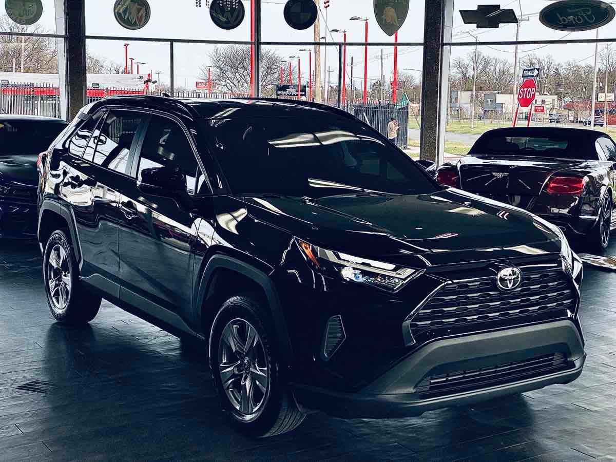 2024 Toyota RAV4 XLE — SUV — 21,848 mi — Detroit, MI