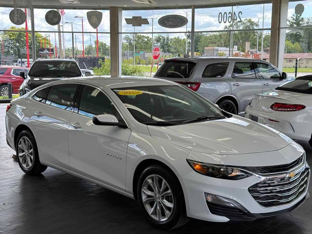 2025 Chevrolet Malibu LT — Sedan — 13,306 mi — Detroit, MI