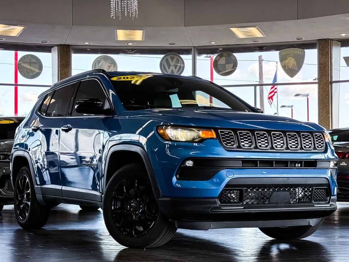 2025 Jeep Compass Latitude — SUV — 388 mi — Detroit, MI