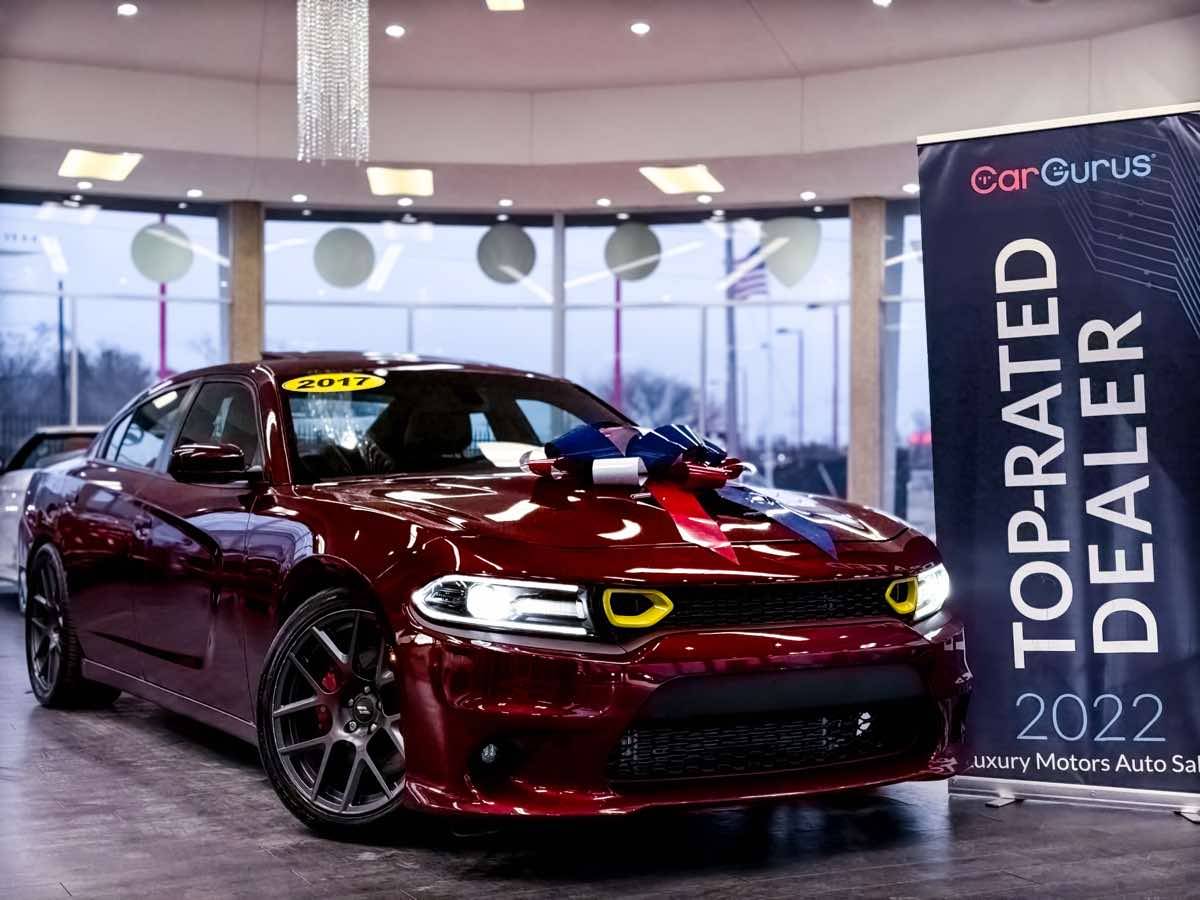 2017 Dodge Charger R/T Scat Pack — Sedan — 30,555 mi — Detroit, MI