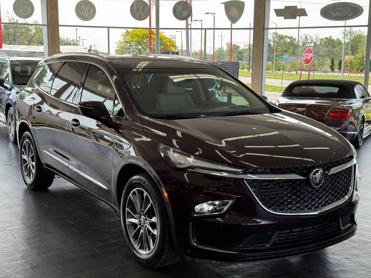 2024 Buick Enclave Avenir — SUV — 17,555 mi — Detroit, MI