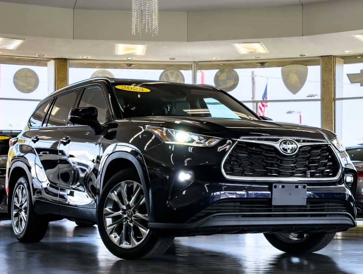2023 Toyota Highlander Limited — SUV — 27,037 mi — Detroit, MI