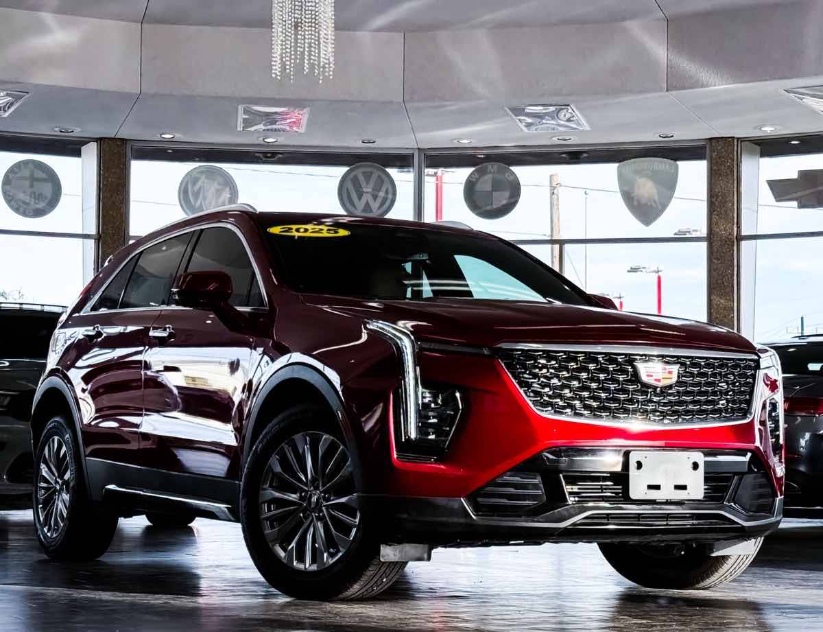 2025 Cadillac XT4 Premium Luxury — SUV — 4,313 mi — Detroit, MI