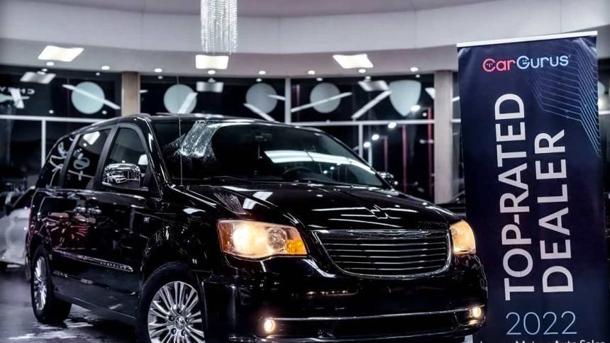 2014 Chrysler Town & Country Touring-L 30th Anniversary Edition — Minivan — 109,682 mi — Detroit, MI