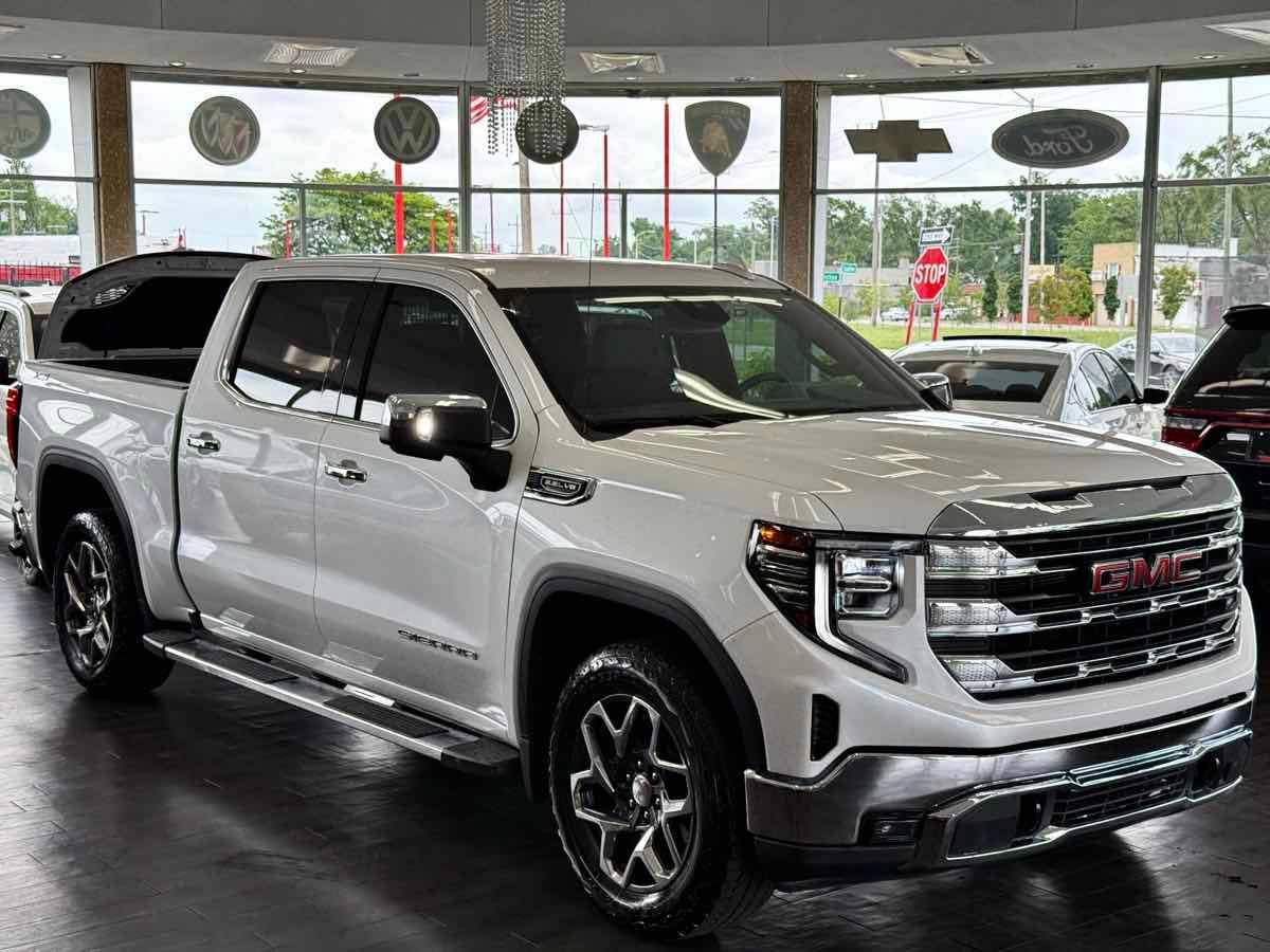 2023 GMC Sierra 1500 SLT — Pickup Truck — 20,343 mi — Detroit, MI