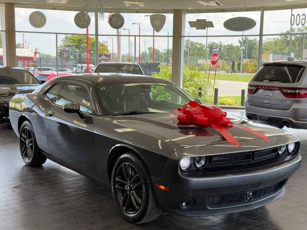 2019 Dodge Challenger SXT — Coupe — 59,900 mi — Detroit, MI