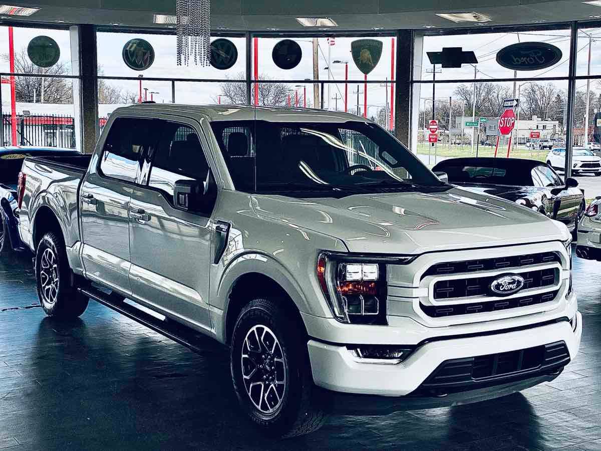 2023 Ford F-150 XLT — Pickup Truck — 25,247 mi — Detroit, MI