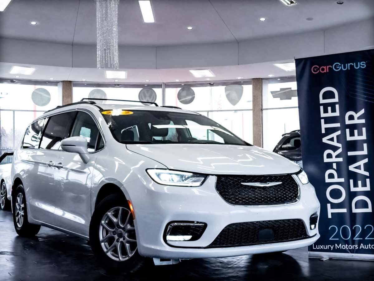 2022 Chrysler Pacifica Touring L — Minivan — 77,707 mi — Detroit, MI