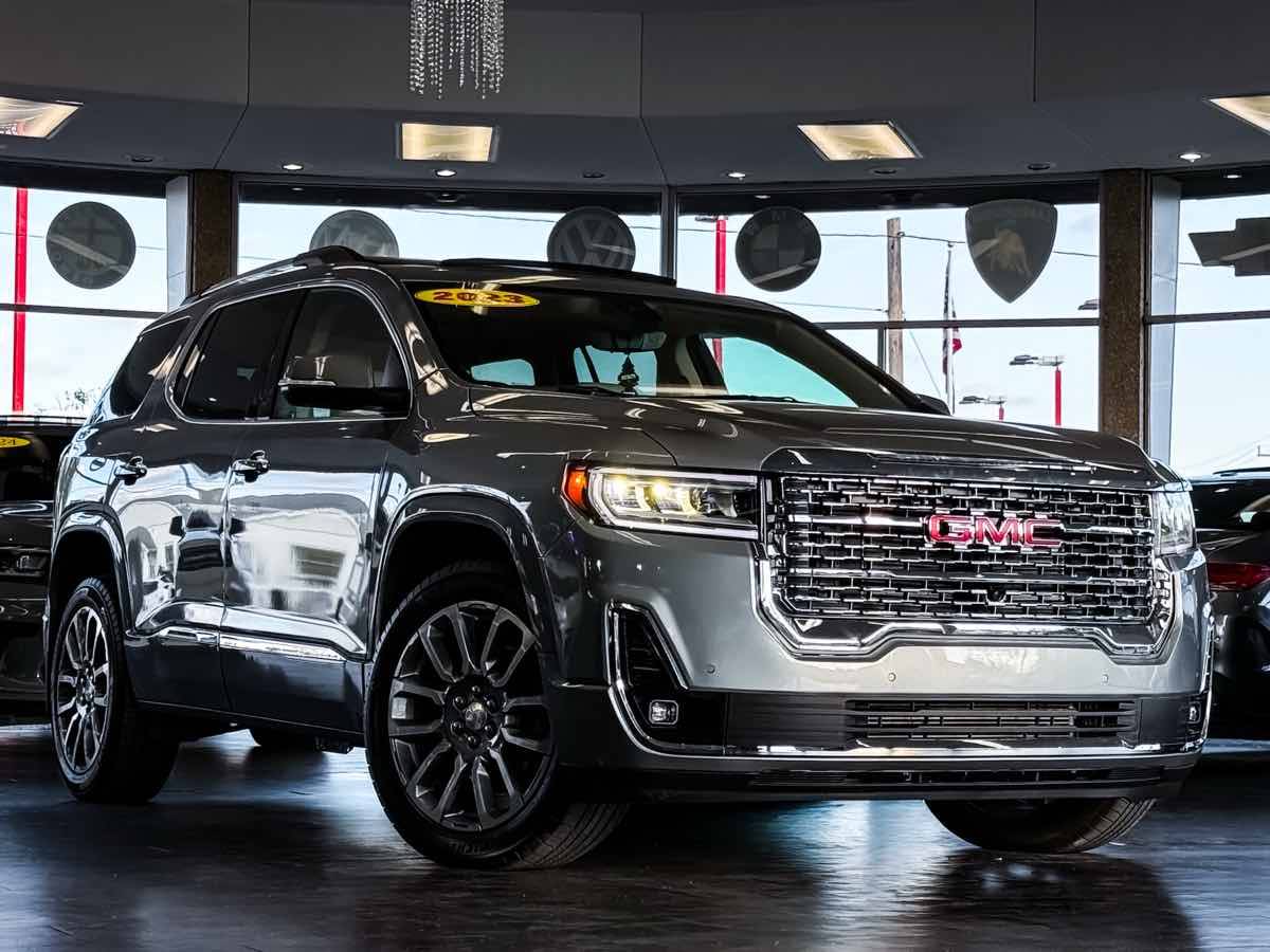 2023 GMC Acadia Denali — SUV — 18,054 mi — Detroit, MI