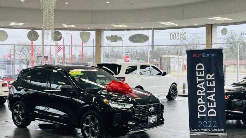 2024 Ford Escape ST-Line — SUV — 3,940 mi — Detroit, MI