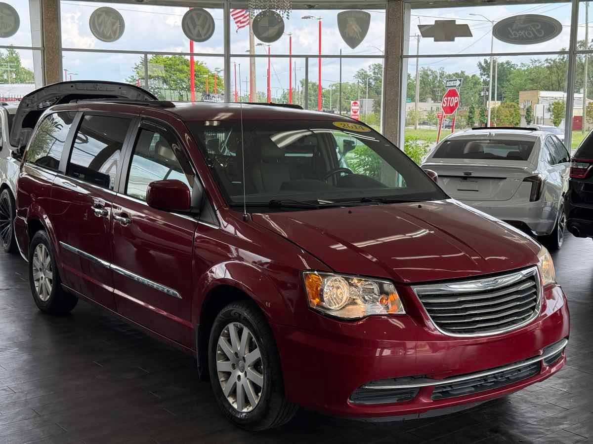2014 Chrysler Town & Country Touring — Minivan — 124,083 mi — Detroit, MI