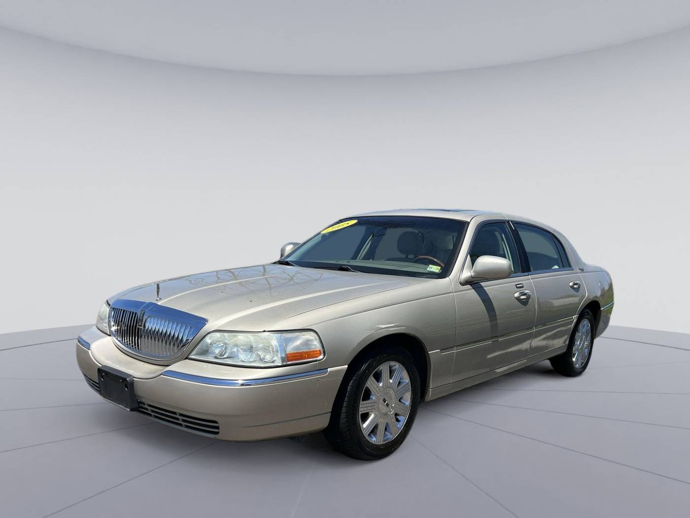 2005 Lincoln Town Car Signature Limited — Sedan — 126,662 mi — Richmond, VA