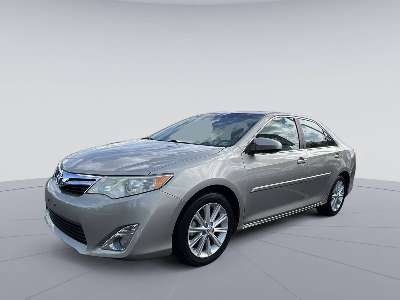 2013 Toyota Camry XLE — Sedan — 83,678 mi — Richmond, VA