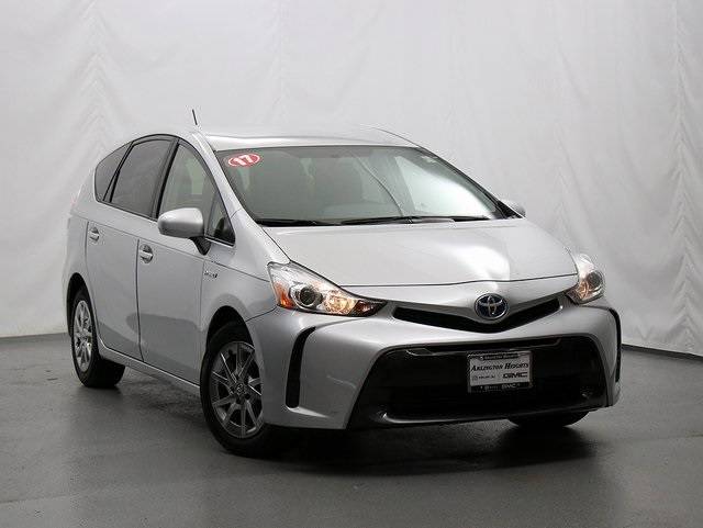 2017 Toyota Prius v Two — Wagon — 69,524 mi — Arlington Heights, IL