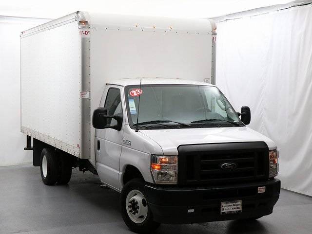 2023 Ford E-Series Cutaway Base — Chassis Cab Truck — 53,101 mi — Arlington Heights, IL