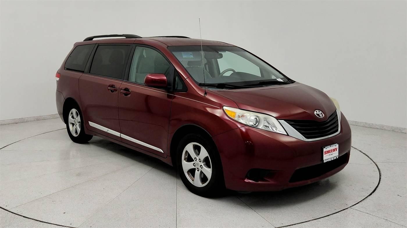 2013 Toyota Sienna LE — Minivan — 174,400 mi — Laurel, MD