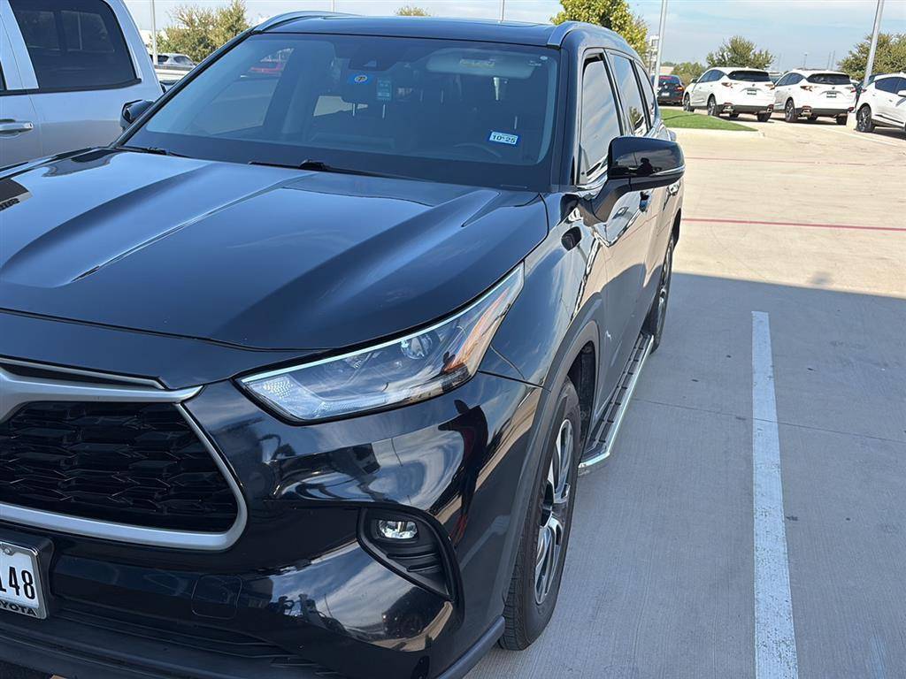 2021 Toyota Highlander XLE — SUV — 106,612 mi — Grapevine, TX