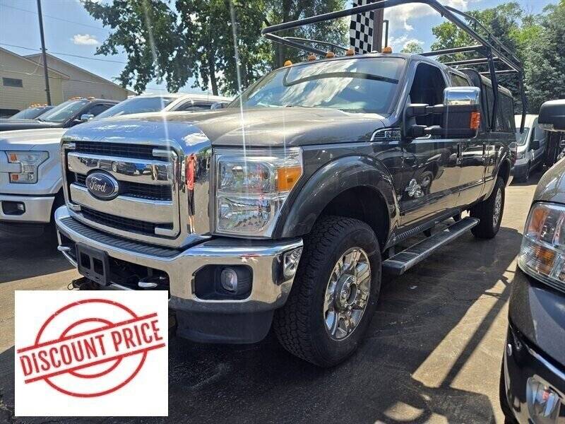 2016 Ford Super Duty F-350 Platinum — Pickup Truck — 136,354 mi — Channahon, IL
