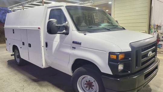 2015 Ford Econoline Commercial Cutaway E-350 — Chassis Cab Truck — 189,814 mi — Channahon, IL