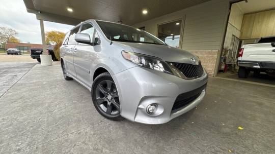 2013 Toyota Sienna SE — Minivan — 116,801 mi — Channahon, IL