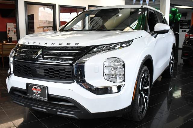 2022 Mitsubishi Outlander ES — SUV — 35,490 mi — Ramsey, NJ
