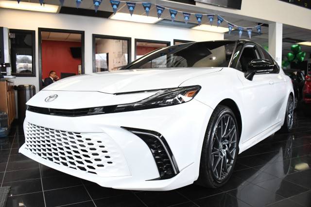 2025 Toyota Camry SE — Sedan — 27,340 mi — Ramsey, NJ