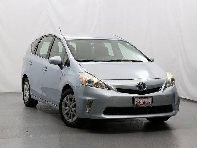 2013 Toyota Prius v Three — Wagon — 84,876 mi — Arlington Heights, IL