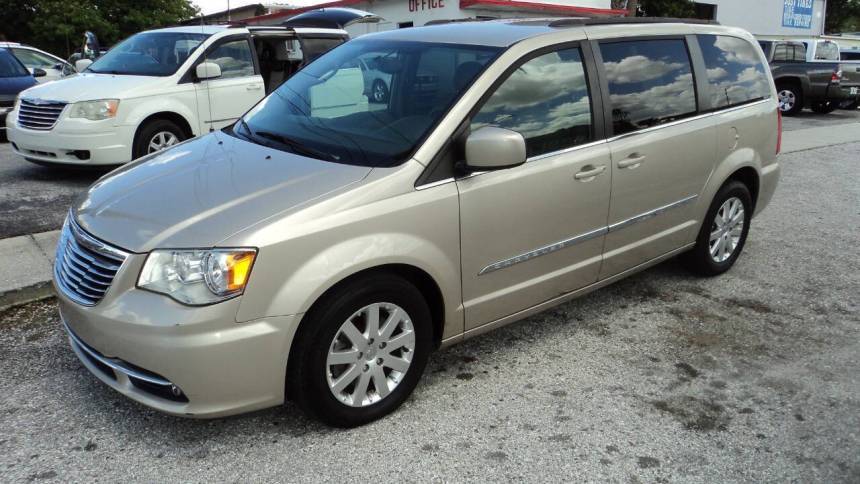 2016 Chrysler Town & Country Touring — Minivan — 136,969 mi — Clearwater, FL