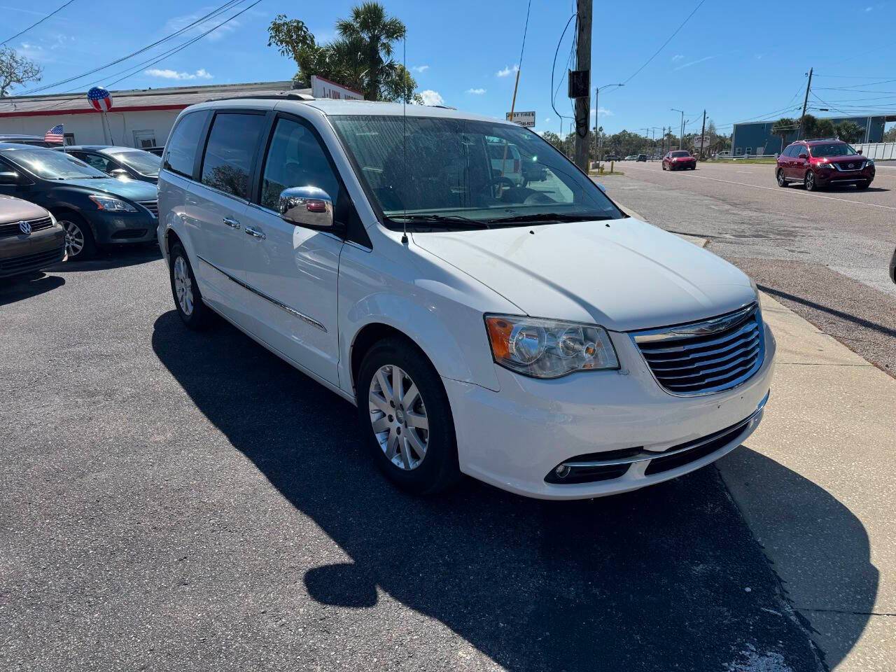 2012 Chrysler Town & Country Touring-L — Minivan — 198,812 mi — Clearwater, FL