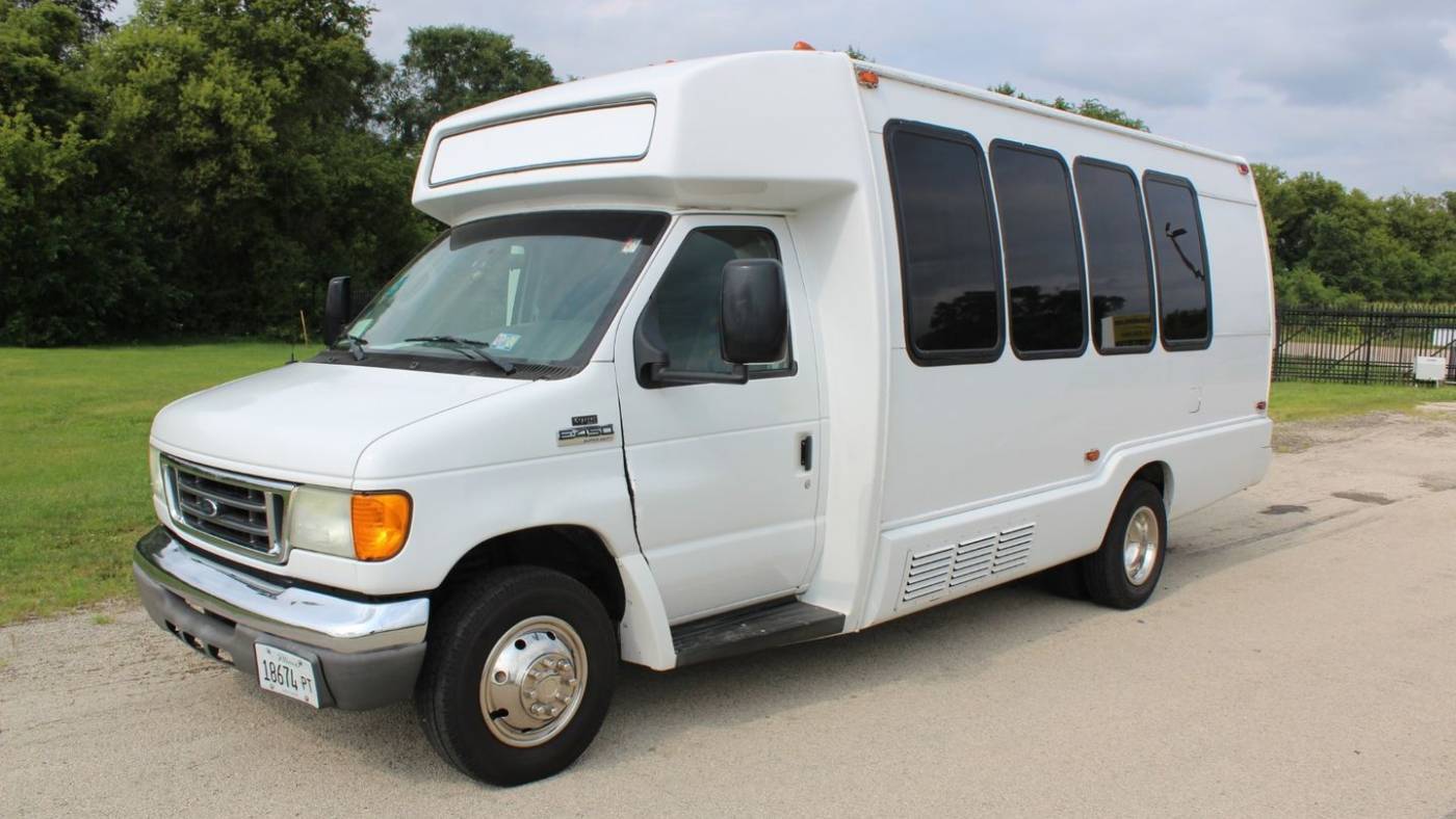2006 Ford Econoline Commercial Cutaway E-450 — Chassis Cab Truck — 283,649 mi — Roscoe, IL
