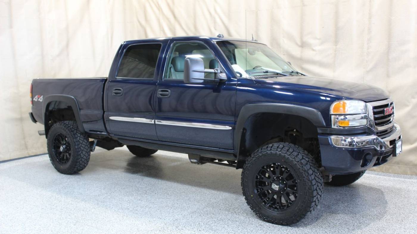 2005 GMC Sierra 2500HD SLT — Pickup Truck — 62,403 mi — Roscoe, IL