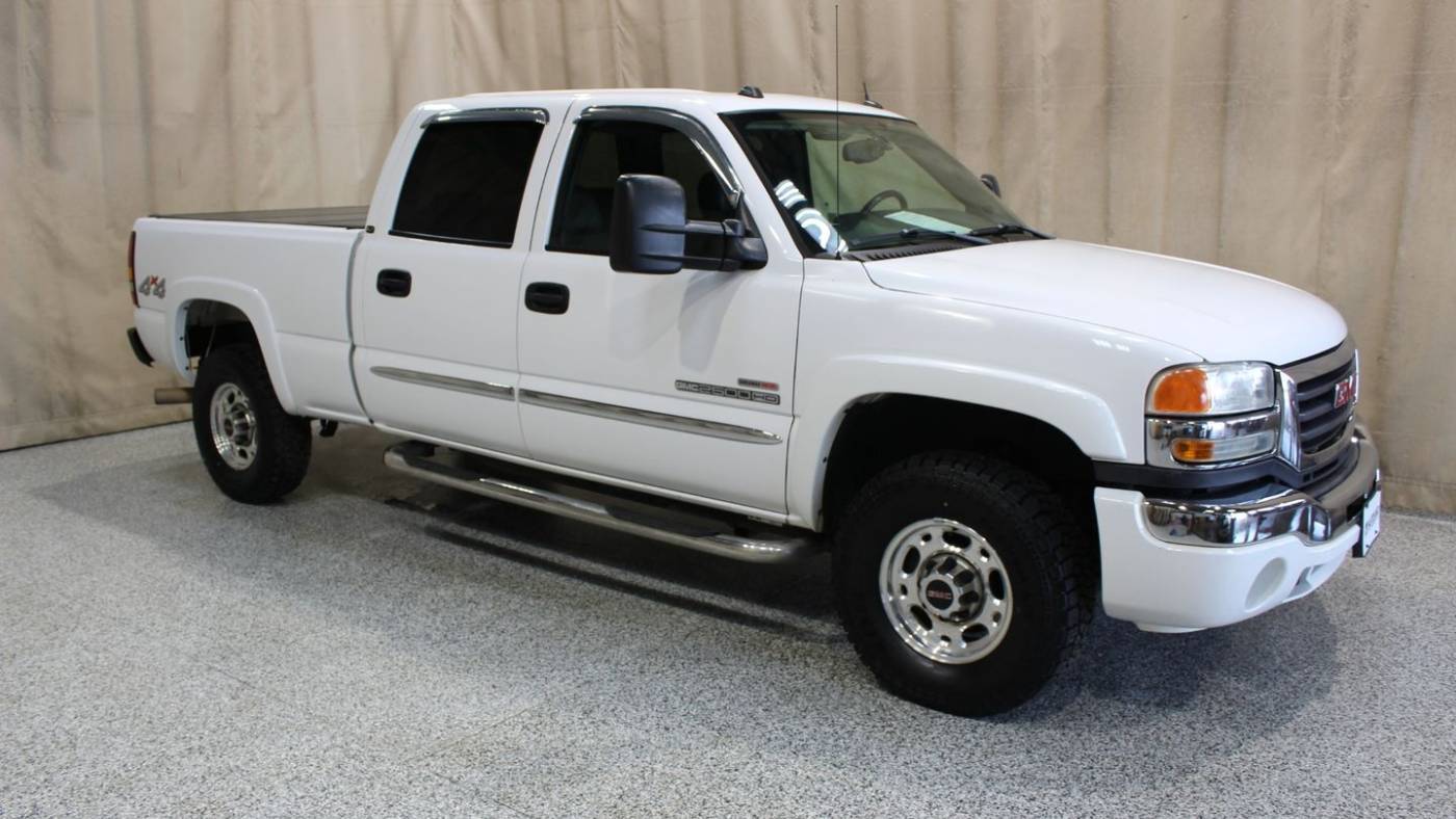 2005 GMC Sierra 2500HD SLT — Pickup Truck — 110,274 mi — Roscoe, IL