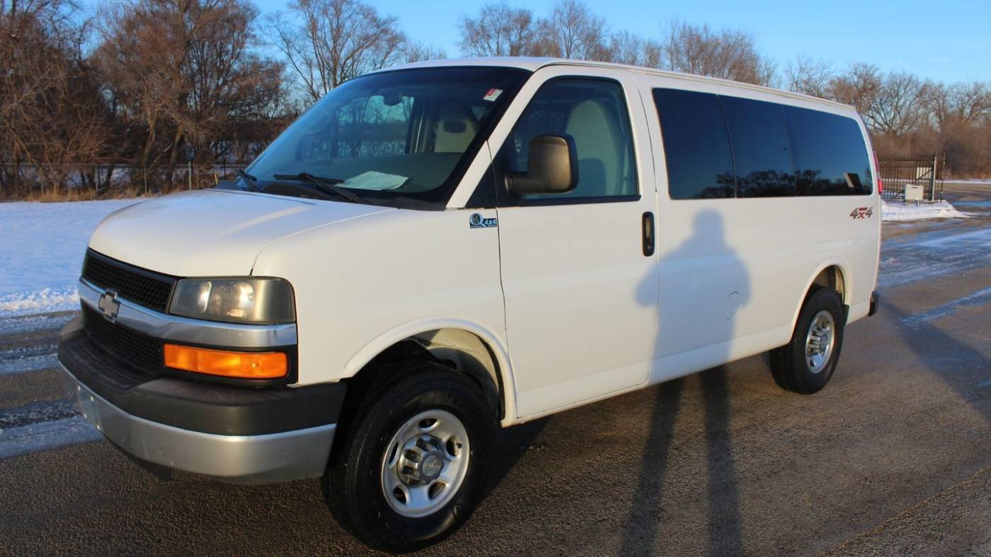 2012 Chevrolet Express Passenger LT — Passenger Van — 86,539 mi — Roscoe, IL