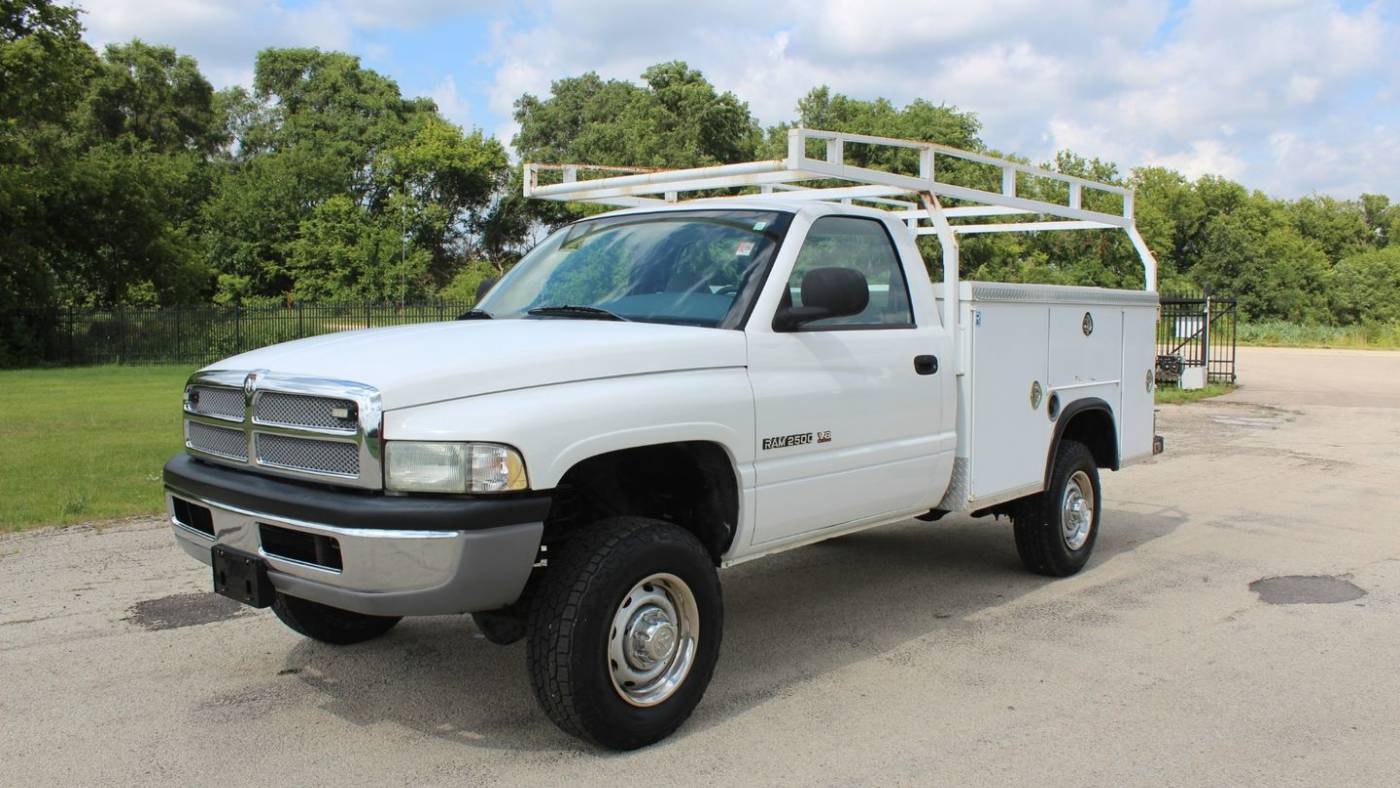 2002 Dodge Ram BR2500 Chassis Cab Base — Chassis Cab Truck — 77,748 mi — Roscoe, IL