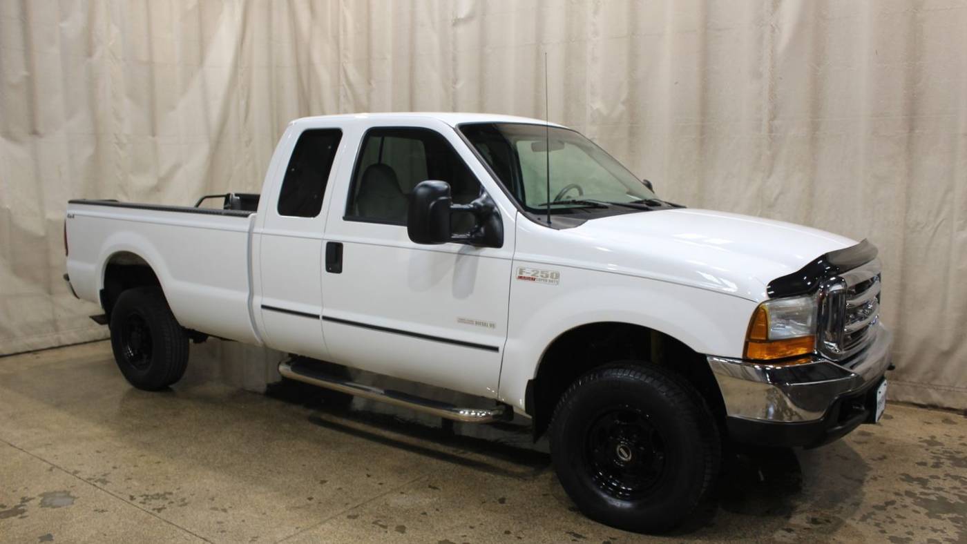 2000 Ford Super Duty F-250 Lariat — Pickup Truck — 116,744 mi — Roscoe, IL