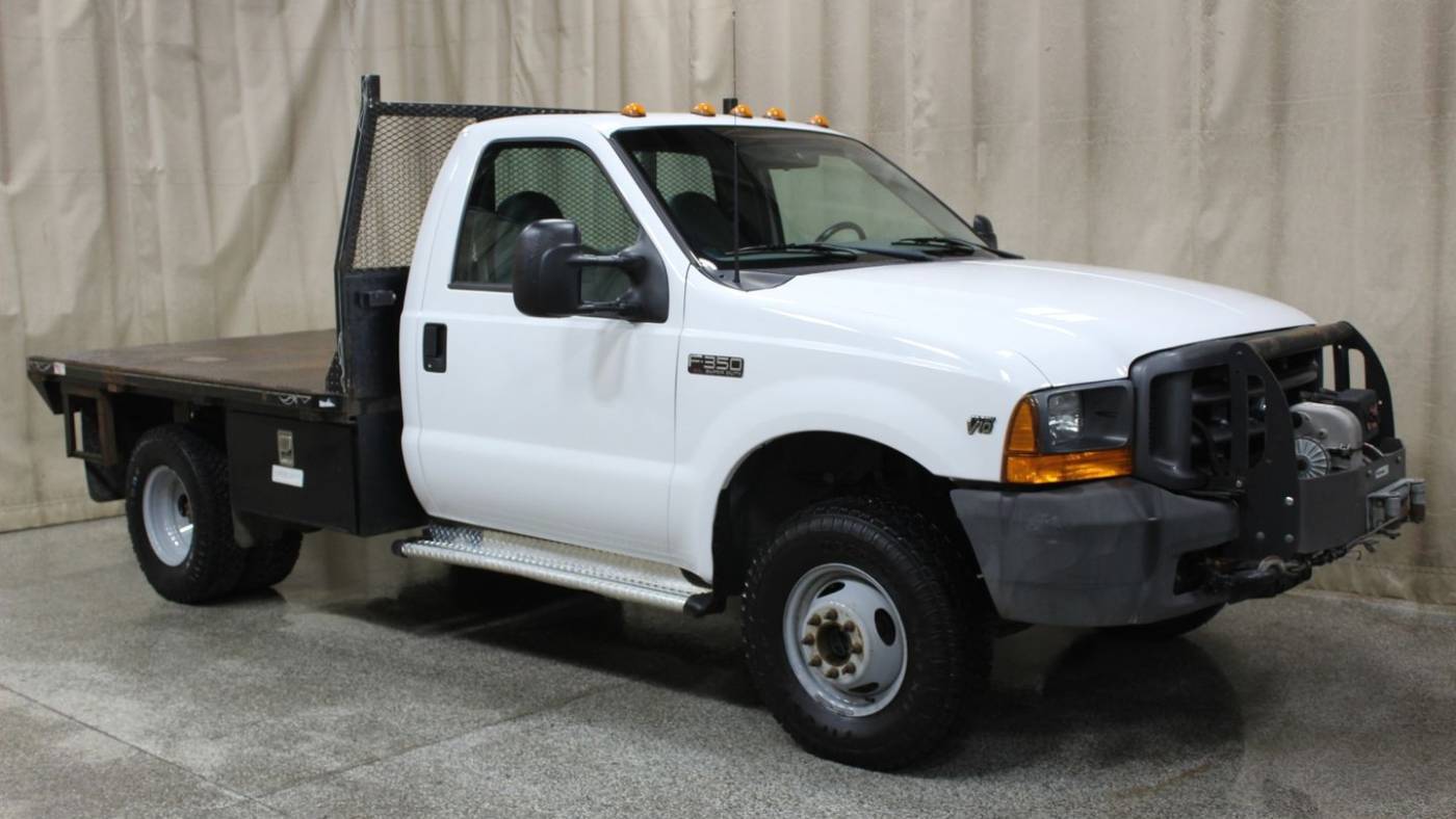 2000 Ford Super Duty F-350 Chassis Cab XL — Chassis Cab Truck — 89,036 mi — Roscoe, IL