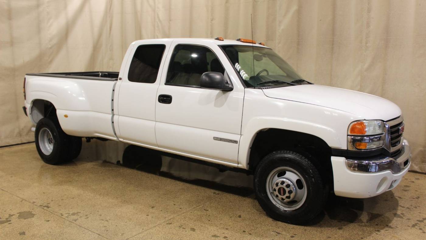 2004 GMC Sierra 3500 SLE — Pickup Truck — 103,114 mi — Roscoe, IL